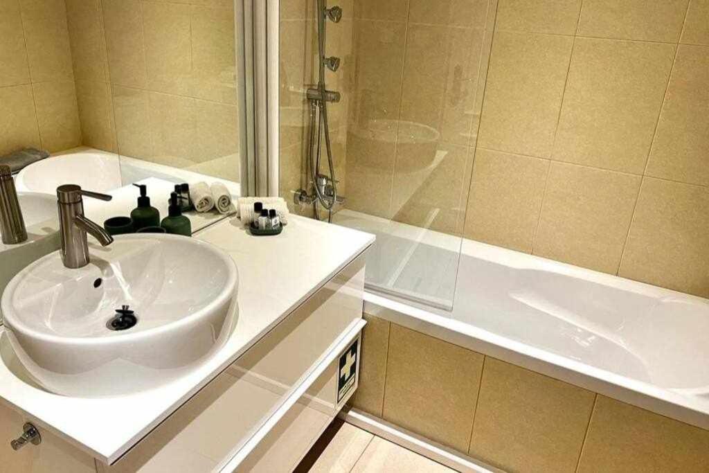 Marina Mar By Fhr Piscina Parking Apartment Куартейра Екстериор снимка