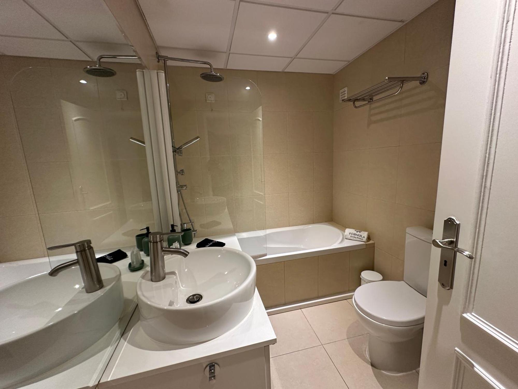 Marina Mar By Fhr Piscina Parking Apartment Куартейра Екстериор снимка