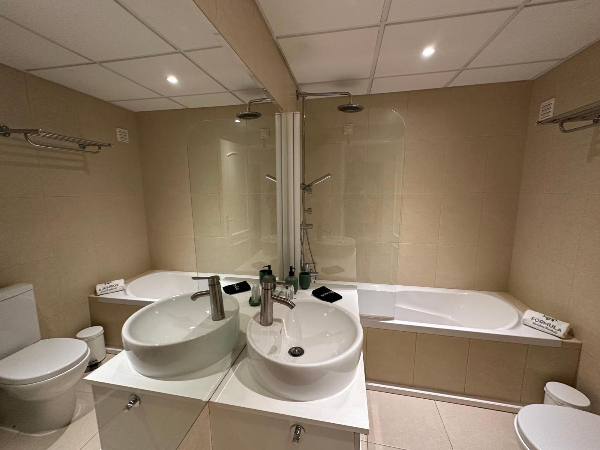 Marina Mar By Fhr Piscina Parking Apartment Куартейра Екстериор снимка
